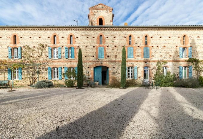 31G301198-bbe11bcea3a840bab5087491502d72d0