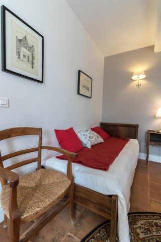 31G301198-f3a8e95a5a3e418d8437f5c74d1e697c