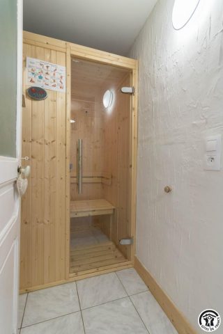 31G301394-895e4e9247f44bac99483e128cd9a3a4