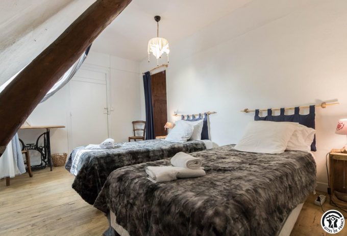 31G301394-d768b3c78af8404db44ce83edce7f14d