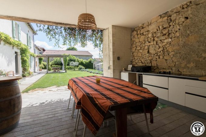 31G301569-9958ae78c144410fb3ebd2ad86d587b0