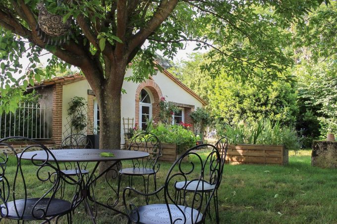 31G301577-1d9552e0dcdd4da79b55c530a12d893e