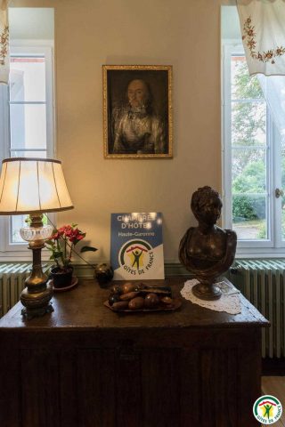 31G301577-3e7bc716140a4c45ae00c6dca54eee58