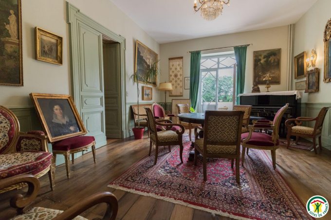 31G301577-98507934c2594198b4fe42e14339ceb6