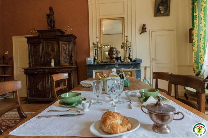 31G301577-aed60dc121cf4528a7913a911b6bb4ee