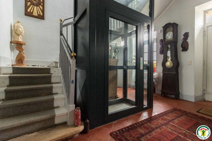 31G301577-affe2dd9ae08434d85aae92463bfc80b