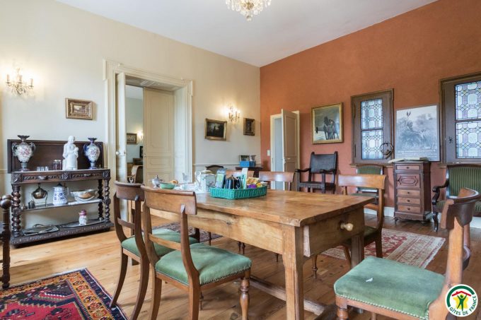 31G301577-c9f5210148384d7ca00ae8be4d37e914