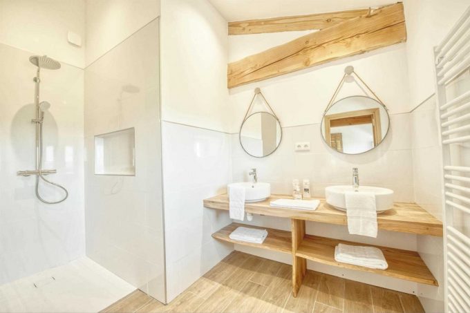 31G301623-49aa23814e9645a6b1452422516871b9