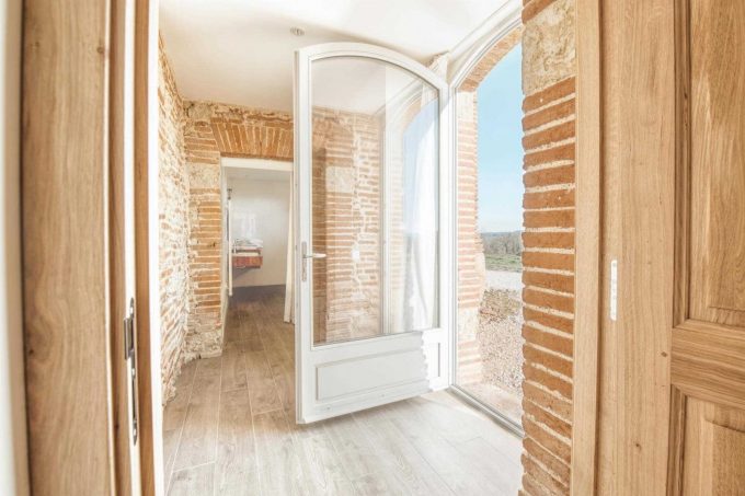 31G301623-500a42a9d51443f5a4f8353d25600347