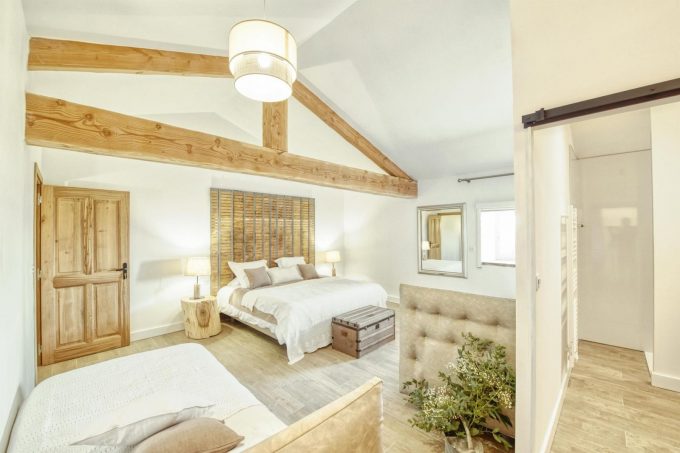 31G301623-52d22518bf214eb88795ee2399e2f8ea