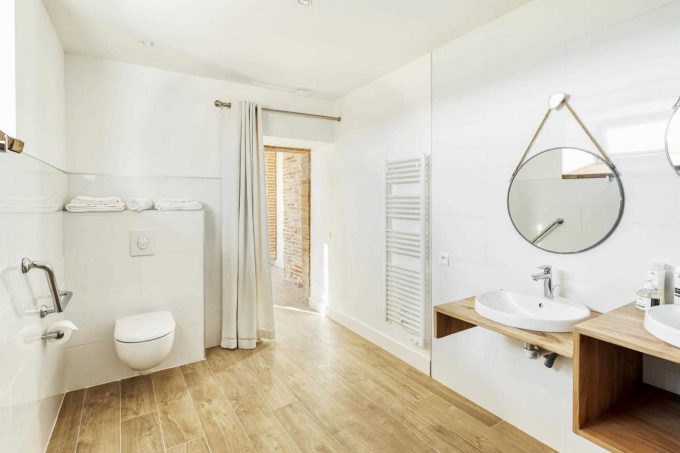 31G301623-69fa24ec8991452dbaf2bd1f9a356d3c