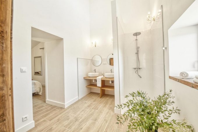 31G301623-6d0eae61d16b490baf587842634d9250