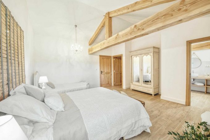 31G301623-a3be546eed93426caa64b9db7892e18d