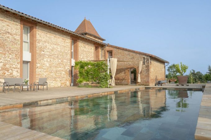 31G301623-dab0a1ee764a4059b42bec380942dd72