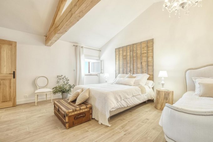 31G301623-f60186288380420d81d9b41e958451f5