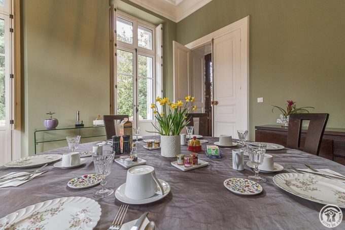 31G301670-027268341c384a33a24ef2a3a5585af9