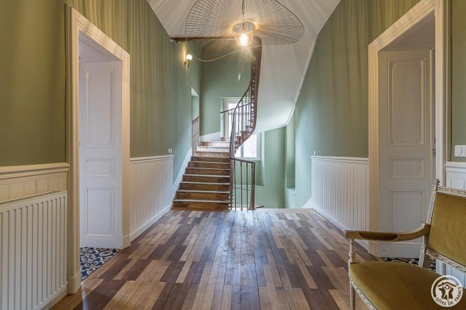 31G301670-52f8d3f22fa14fdabdf299e4ef035db3