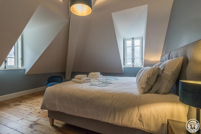 31G301670-5dea159e8049471894a81e35170fece5