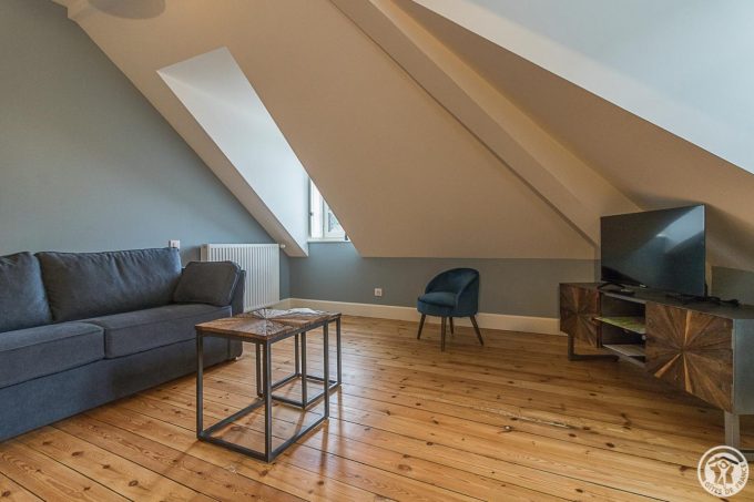 31G301670-8008f128cb4d42f389c7d8053e7f806b