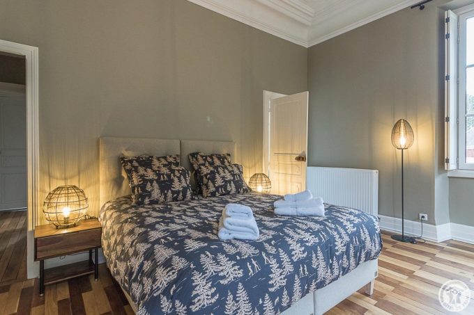 31G301670-d90411acede24c52b2cf95bf5390c416