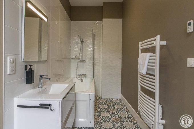 31G301670-f16f6075db8049f2a6934efaaed97653