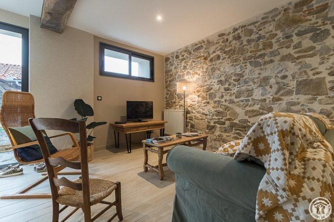 31G301726-26358c887e6946358dd85d291ae0f856