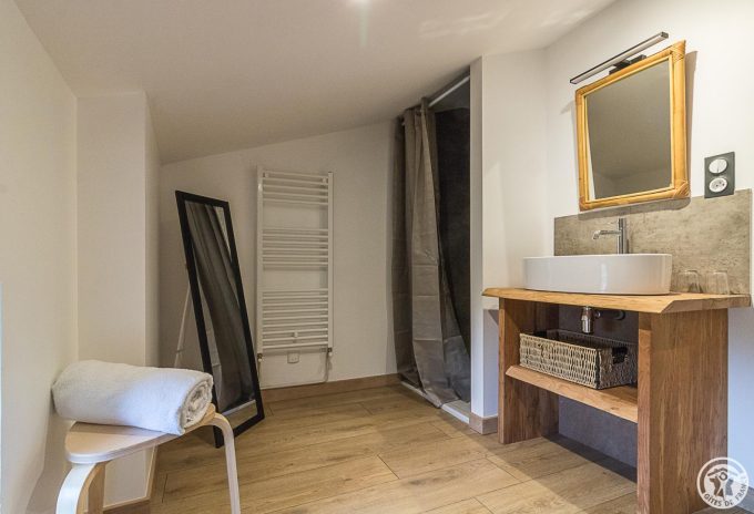 31G301726-3b6fd28d104a4087830727b5a459e37d