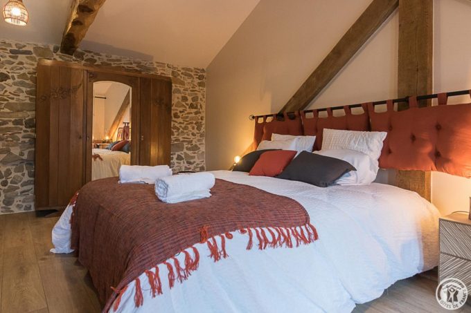 31G301726-4c28ef902f86446d8d63c12509683f3c