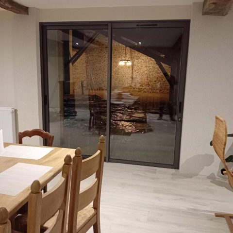 31G301726-771563021c1340e6989b2f9e9d45744b