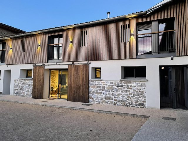 31G301726-bb9d01e58cec44ba85b02d03a79a17f5