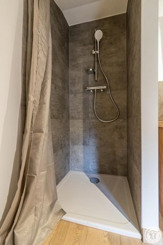 31G301726-f6cd61a922914a41a84e591f1da21bd7