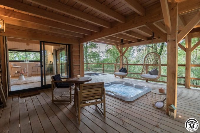 31G301727-01e181a270b248fc8d81fca17df4b460