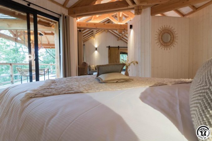 31G301727-1a4058a81df64ff3959a637685280b8c