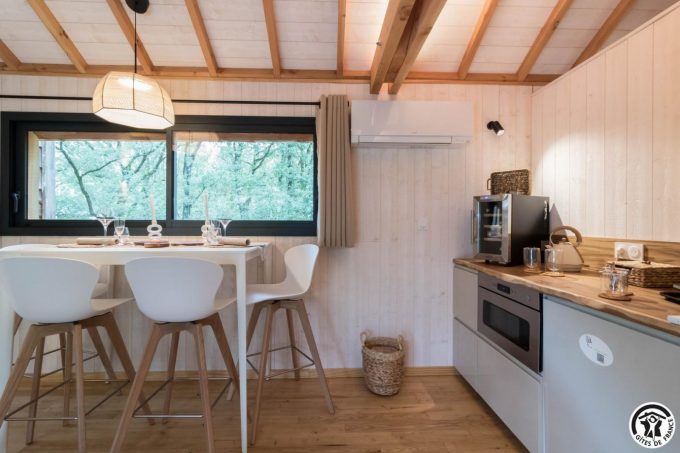 31G301727-315730666d9d4f34b92e168400b75485