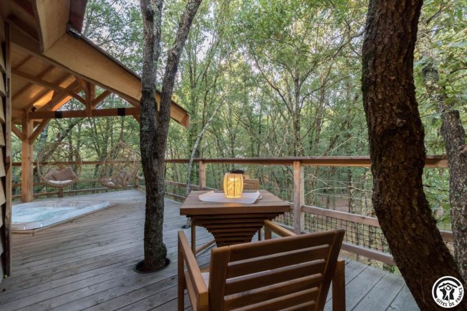 31G301727-3775ffee2b964253934a5cd54a7c6f0b