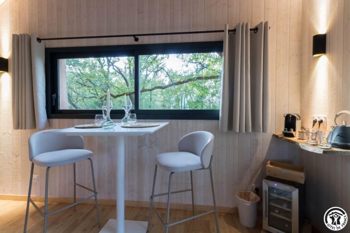 31G301727-3978782f19bd4feab99e0b3b2e925477