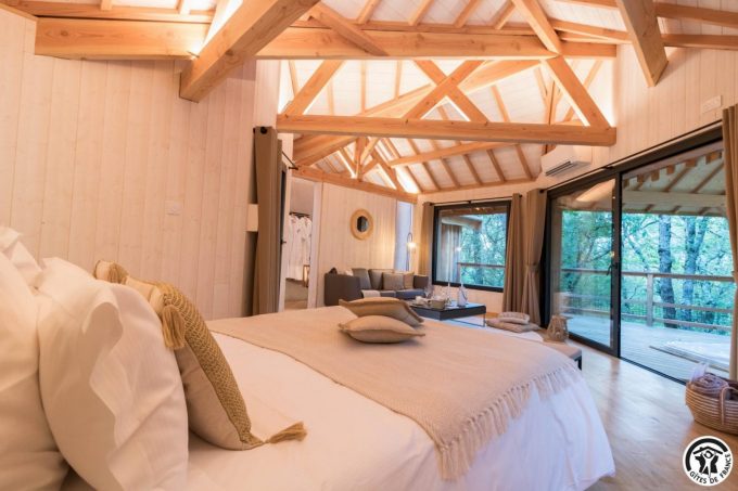 31G301727-40c0a790514544f29acccc6b5ee5c6ab