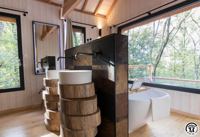 31G301727-4bc834a1c56d46a38d1b3cbb81a430d6