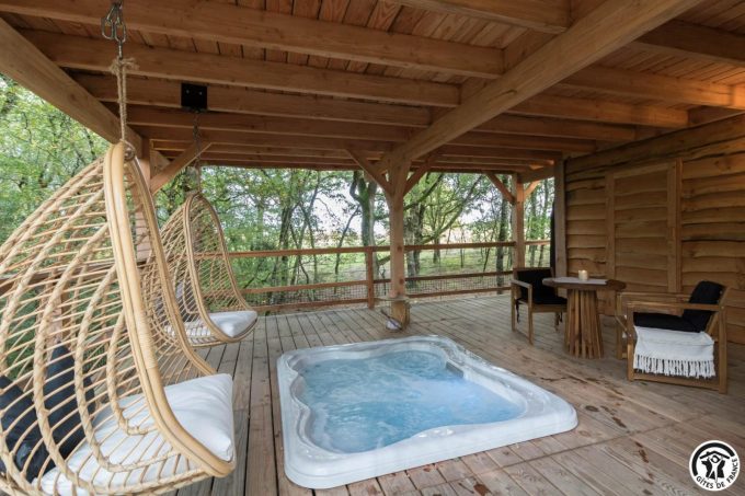 31G301727-61f8659104454e7e951bf4d7d2e45a09