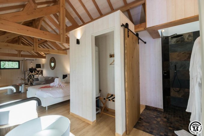 31G301727-62b0f1cbfeeb44f191a82e54ac9c0c56