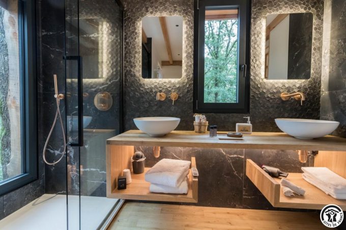 31G301727-76413f2643b345889814a2c4b29d56ef