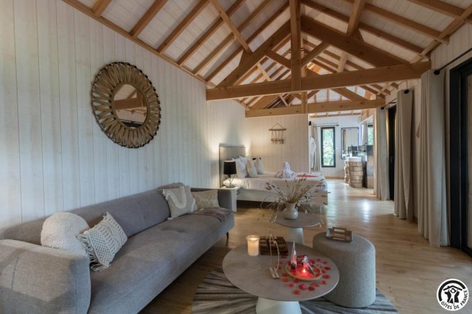 31G301727-7c3adf61b1f542babfd44d6c78af90ae