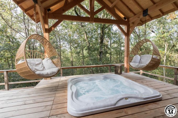 31G301727-9e942fcda0e34af7ad56d0fbe0e0862a