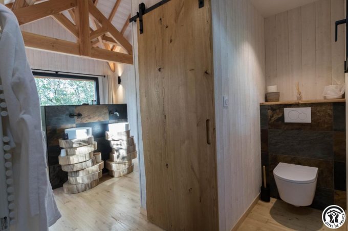 31G301727-a1d00557702a4e2ca0a3e13d0f62db3c