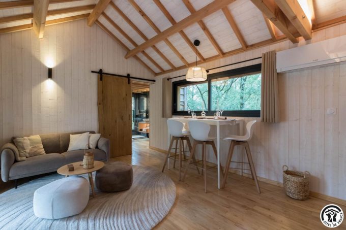 31G301727-c45d8b1c87934c36a3f066b38a4e10ea