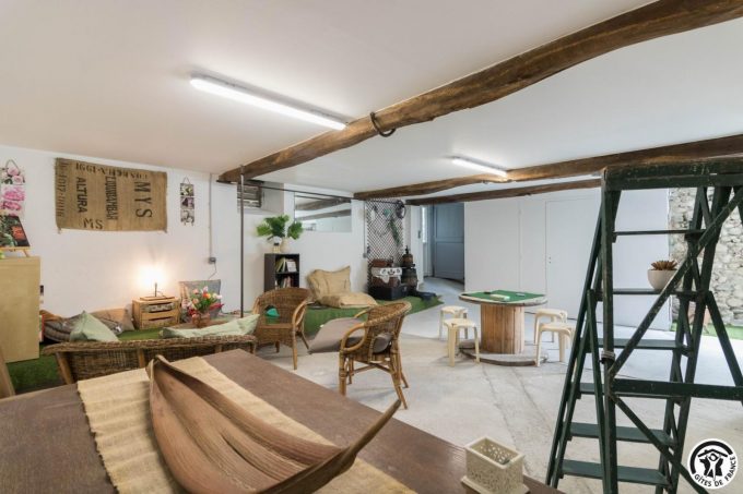 31G301753-116e5b55f1de417ba2ac0f3584b89627