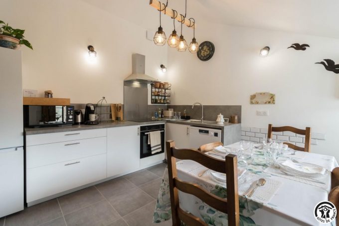 31G301753-3b76de3a380040adb44c65cbd484b441