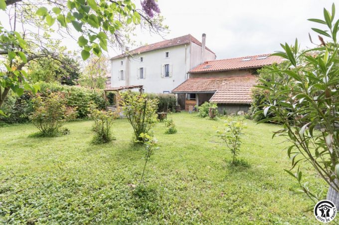 31G301753-55e250388fc74b8d9ff619b6bc5cb840