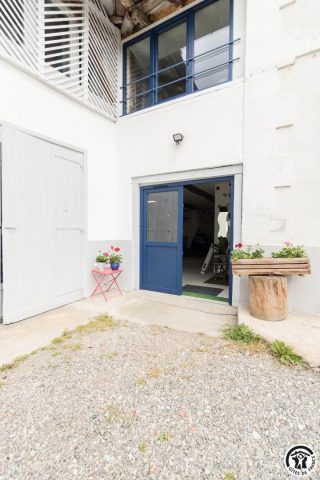 31G301753-7f442cb8dba5449a9fa84575bd76c1a7