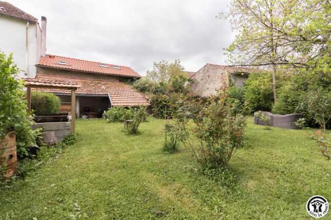 31G301753-b3125c02eccd441da83834c3b685860d